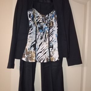 Ladies 3 pc pantsuit